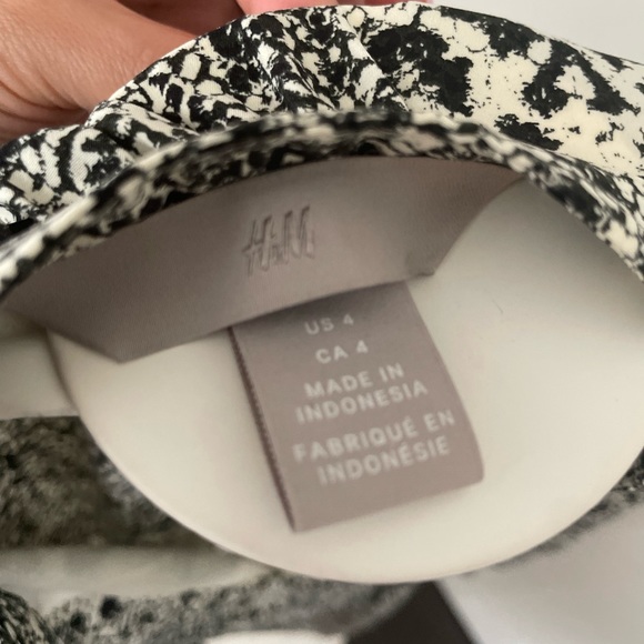 H&M Pattern Dress - Picture 2 of 3